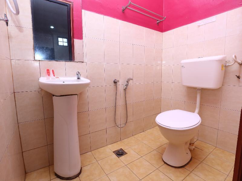 Oyo 89498 Sri Seroja Inn Budget Hotel Kota Bharu Buitenkant foto